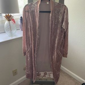 Light pink velvet duster